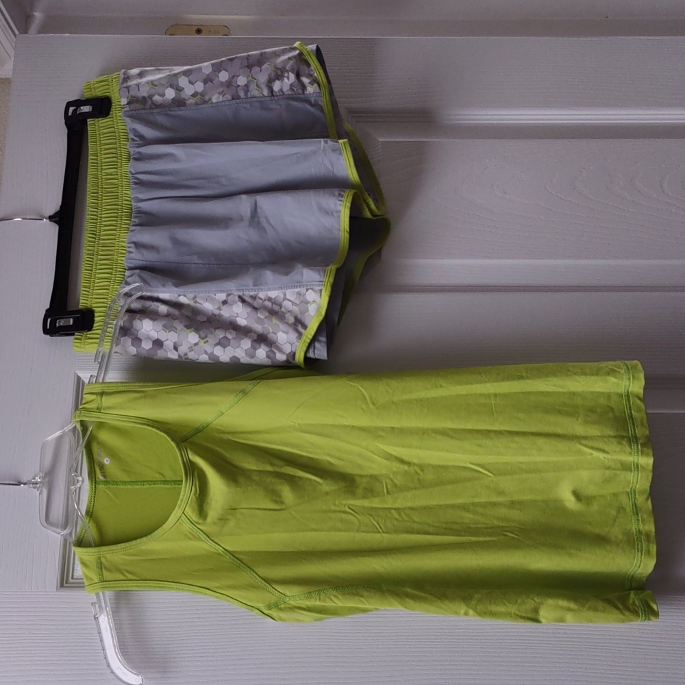 Sofibella sleeveless top UV protection 50 quick drawing to a stretch. Gray skort